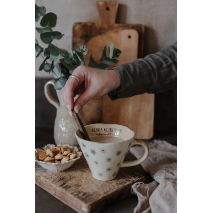 Majas Cottage Mugg Älska olikheter Omfamna det unika
