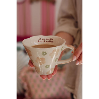 Majas Cottage Mugg All you need is love & coffee